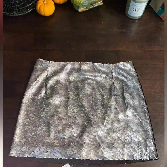 Free People Skinny Sequin Camo Mini Skirt Brand new with tags Women's size 12 - Picture 1 of 6